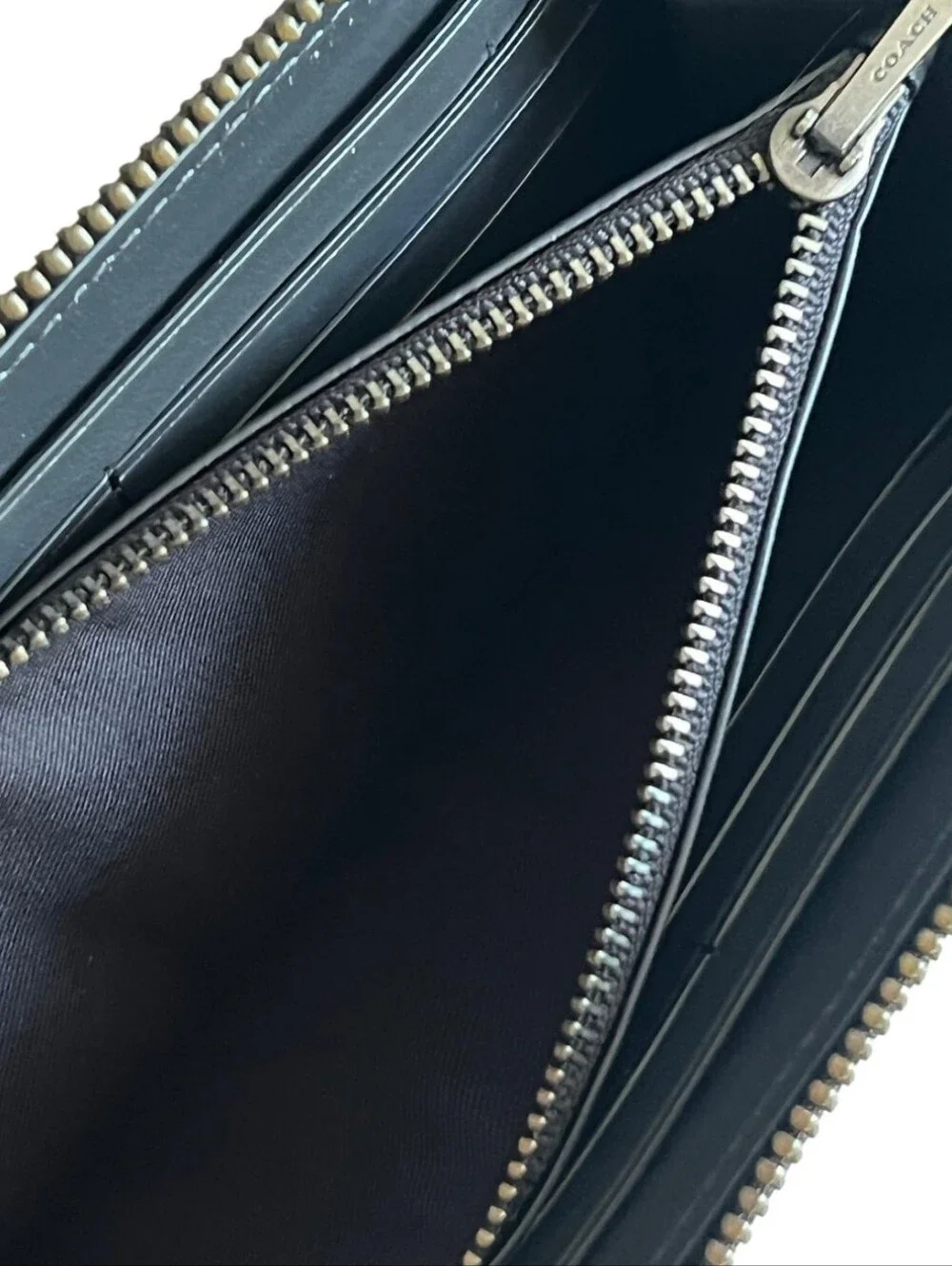 🐺 Coach Wolf Motif Accordion Long Zip Wallet in Signature Canvas